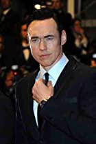 Kevin Durand Birthday, Height and zodiac sign