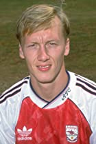 Lee Dixon Birthday, Height and zodiac sign