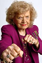 Mae Young Birthday, Height and zodiac sign