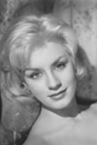 Mary Ure Birthday, Height and zodiac sign